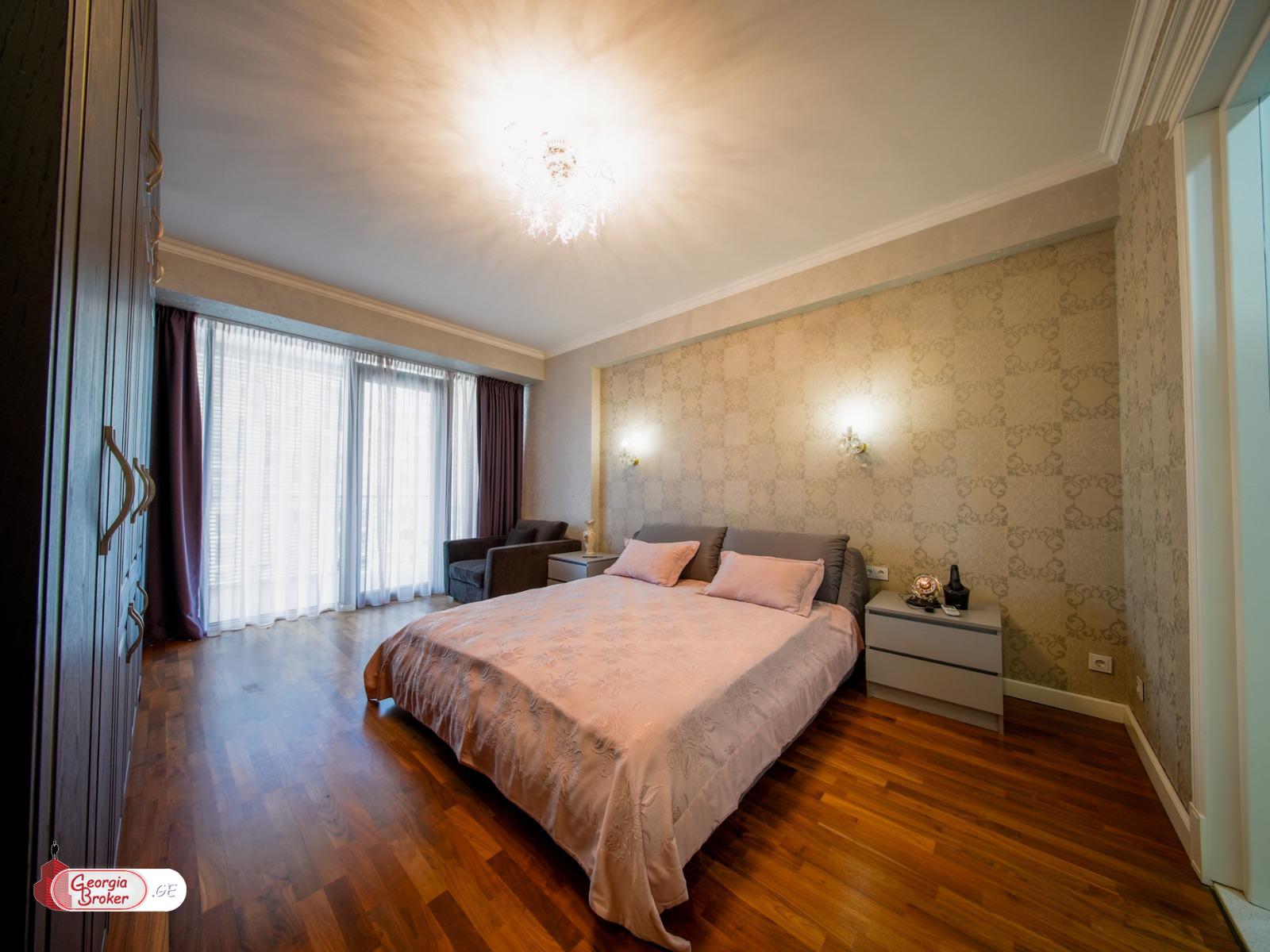 იყიდება ახალი გარემონტებული 5 ოთახიანი ბინა   "დომუსში"